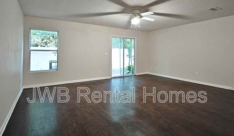 7128 Timmerman Ln - Photo 3 of 6