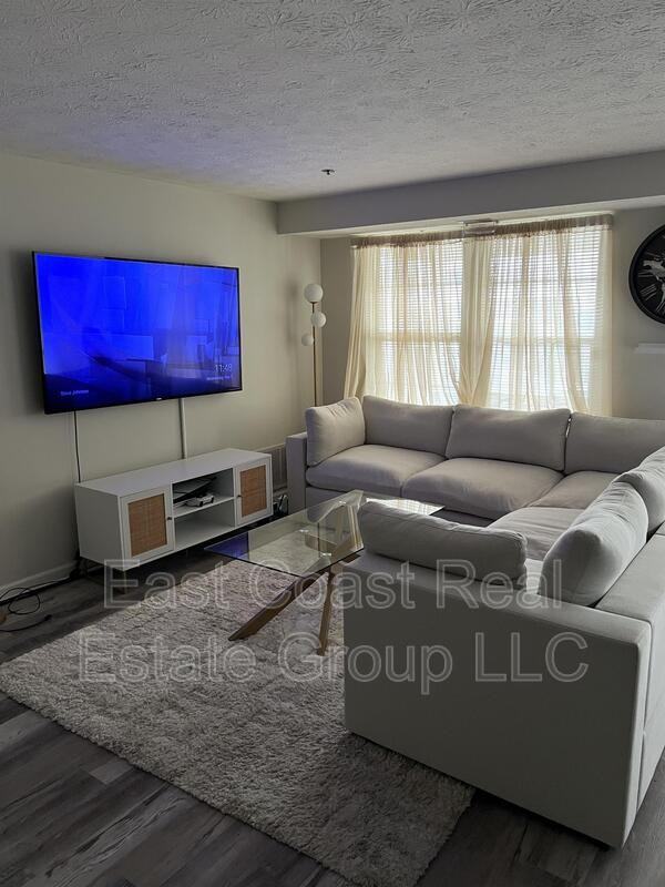 615 Himes Ave #102 - Photo 4 of 13