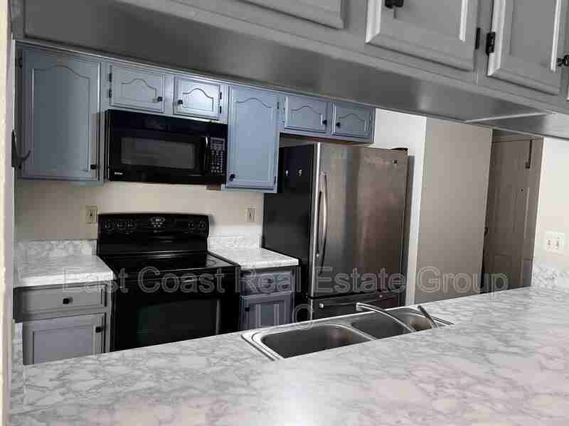 615 Himes Ave #102 - Photo 7 of 13