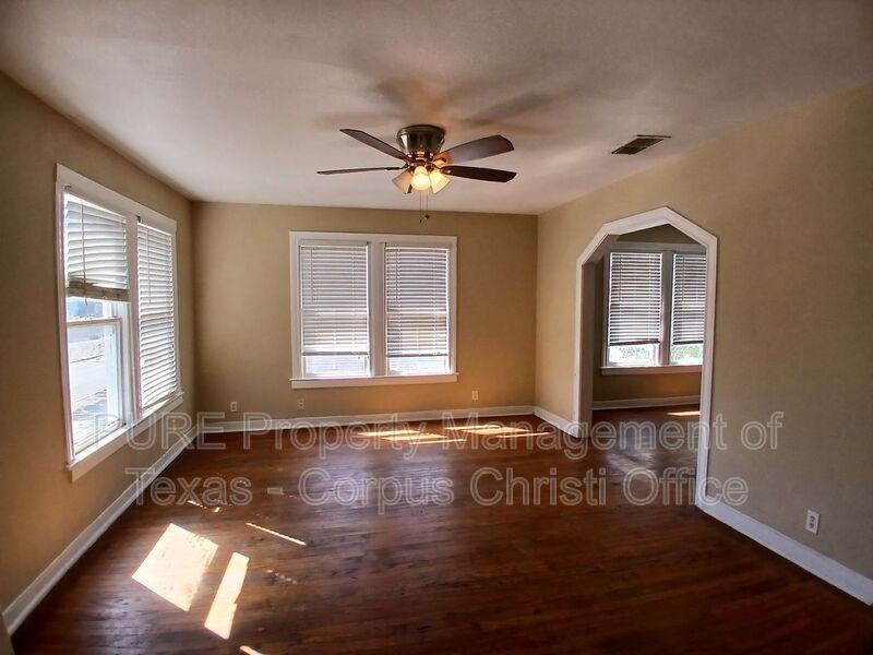 706 Louisiana Ave #B - Photo 3 of 15