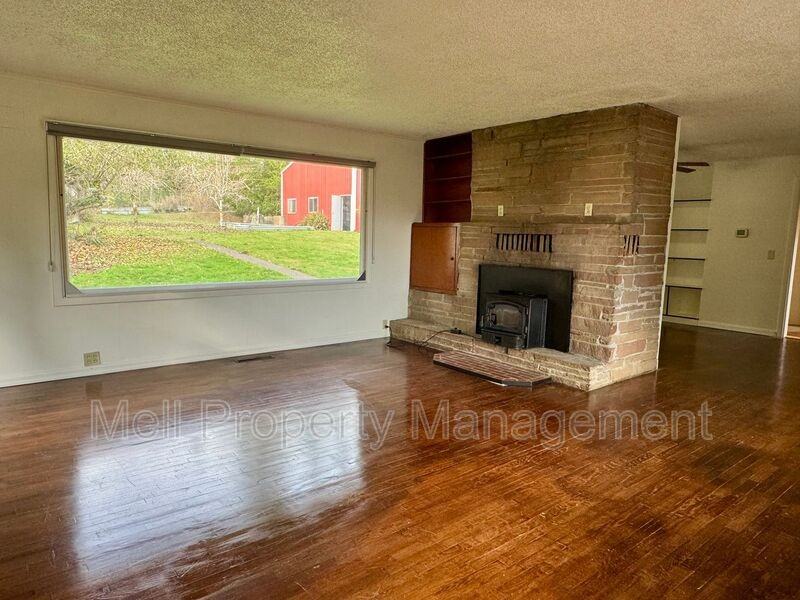 2492 E Pickering Rd - Photo 6 of 21