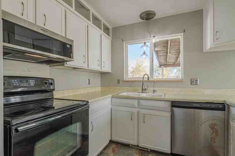 1910 N 26th St - Photo 2 of 10