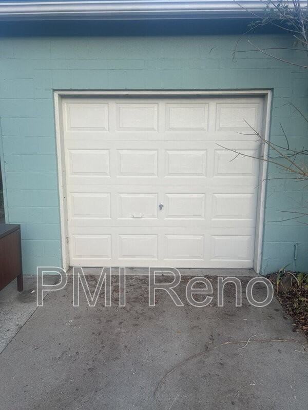 1811 N Nevada St - Photo 2 of 11