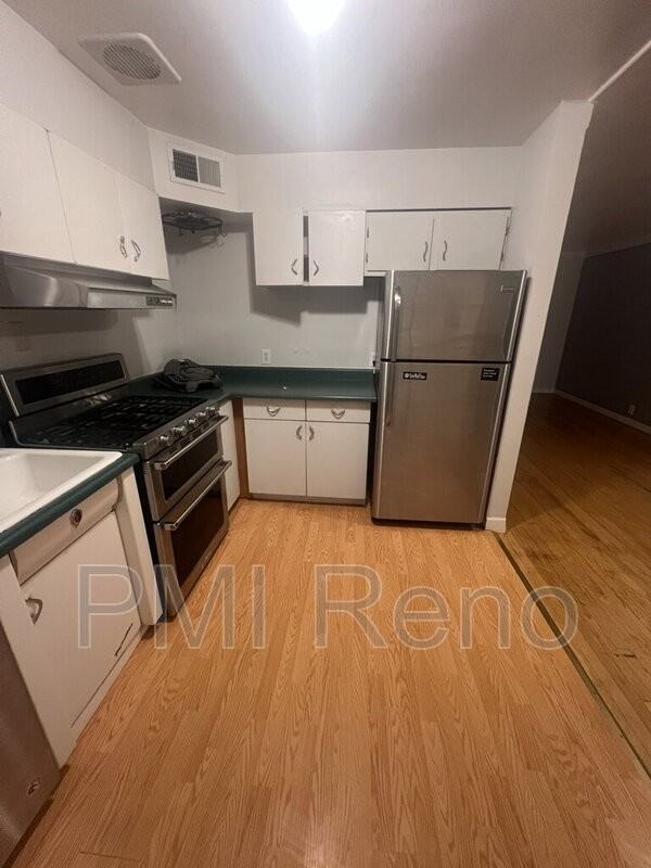 1811 N Nevada St - Photo 6 of 11