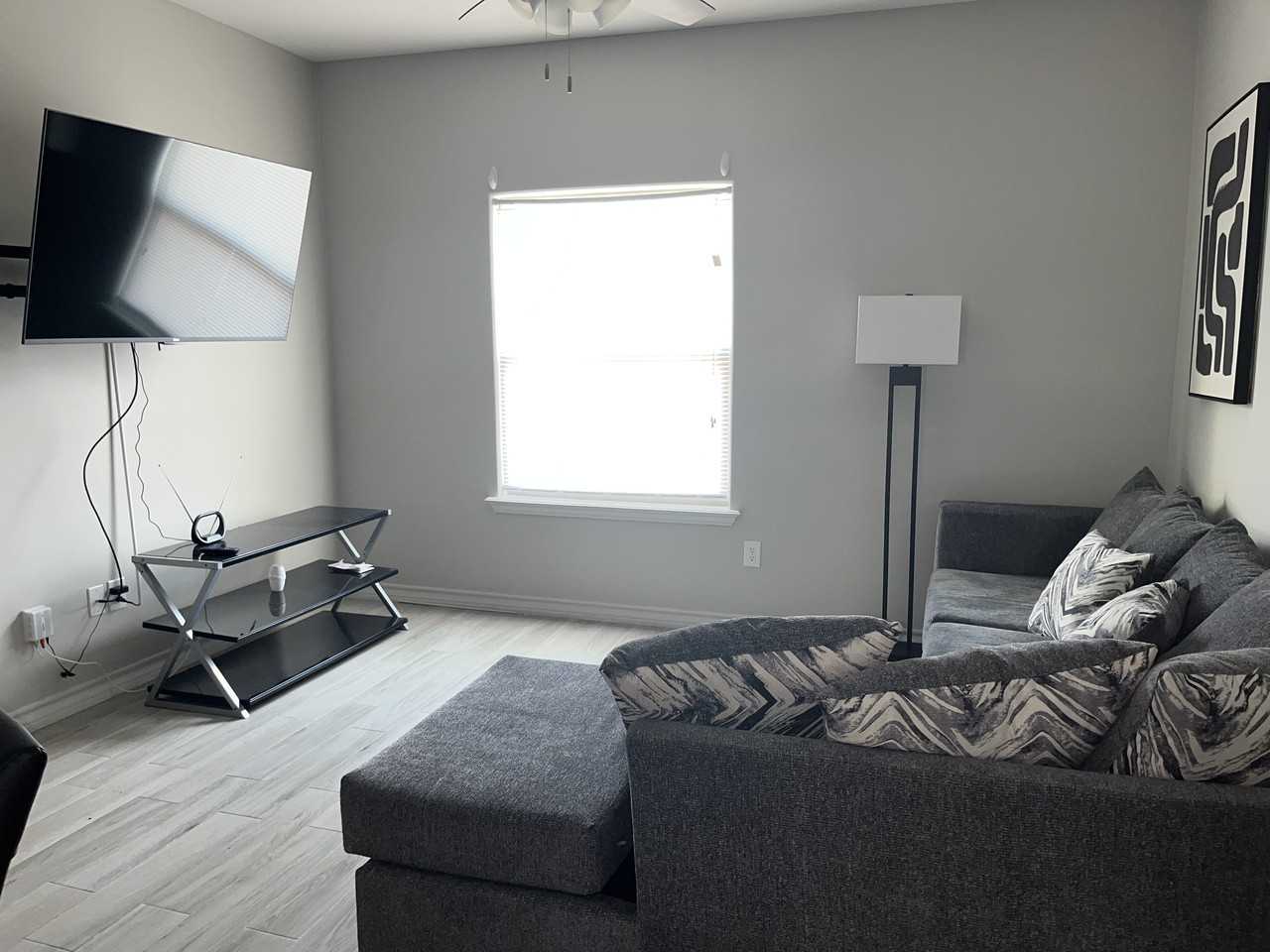 North Palms Apartments - Photo 3 of 8