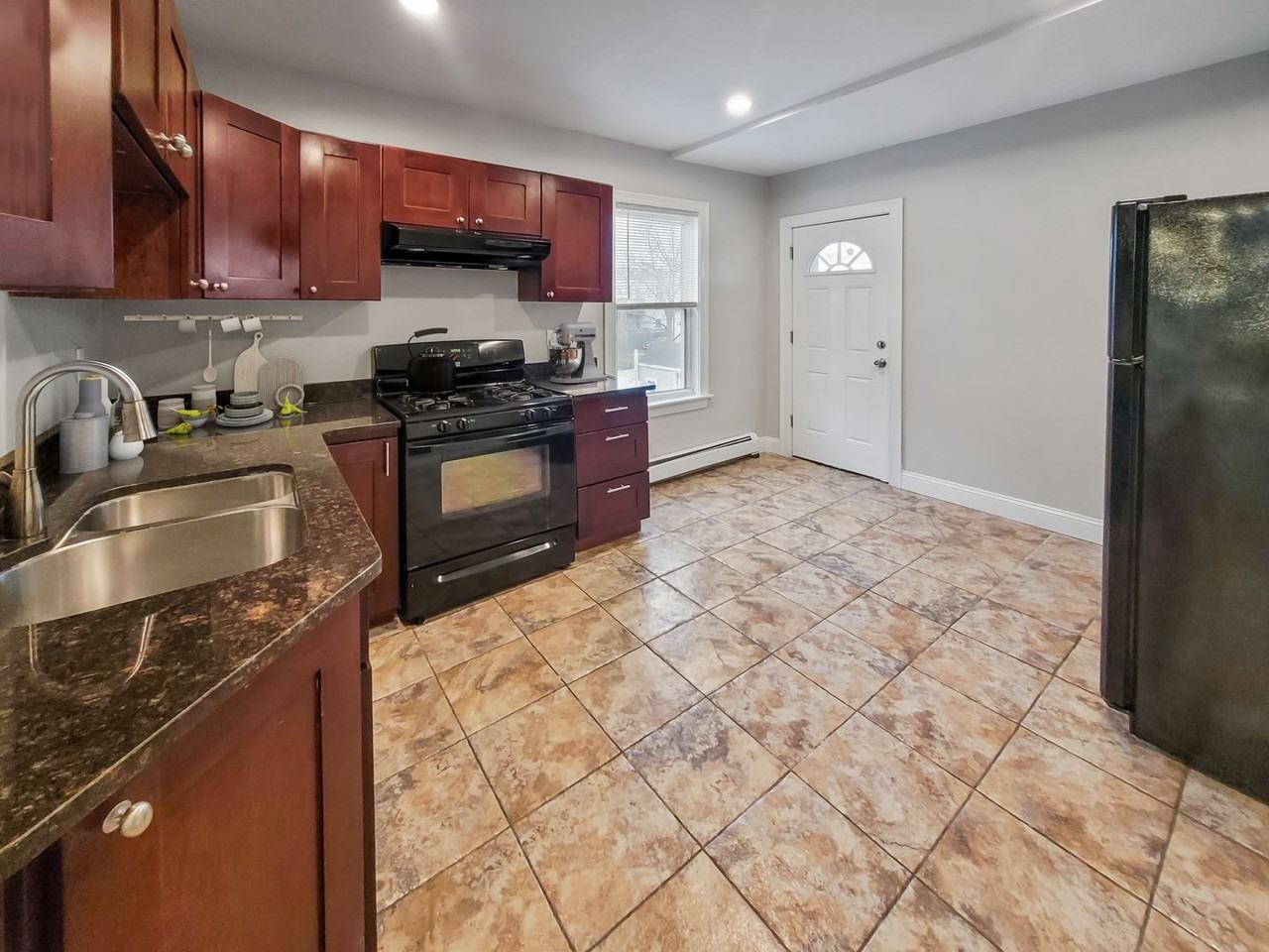 66 Day St - Photo 2 of 7