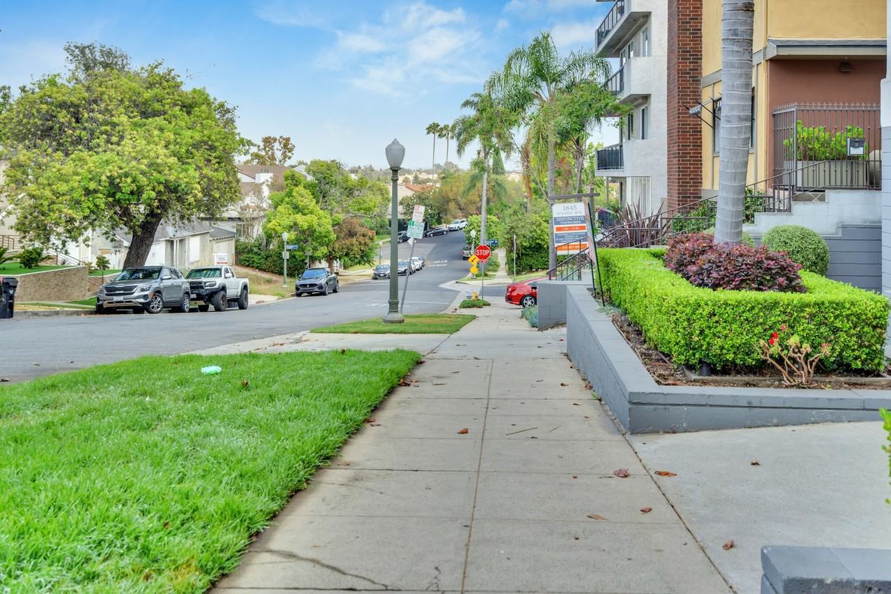 Holmby Street Luxury Investments LLC - Photo 4 of 8