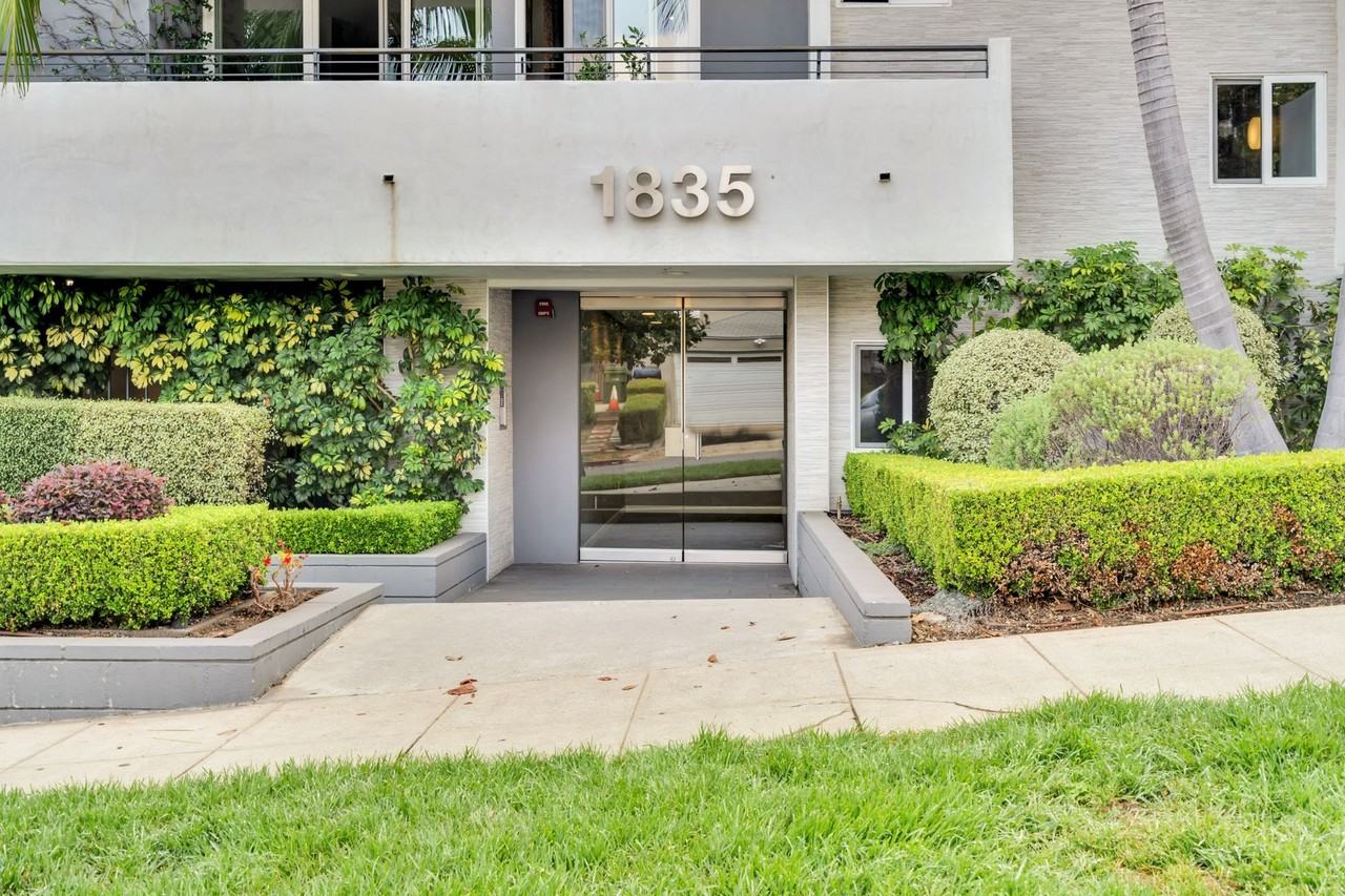 Holmby Street Luxury Investments LLC - Photo 2 of 8