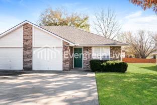 806 Johnson Cir - Photo 1 of 1