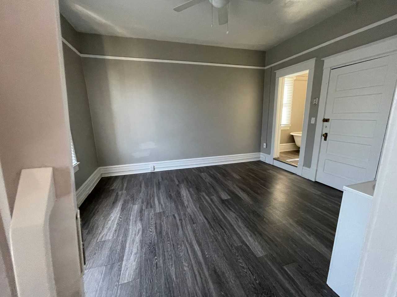 Grand Coulee Building - Photo 6 of 13