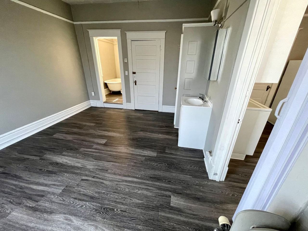 Grand Coulee Building - Photo 7 of 13