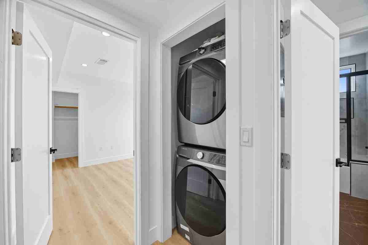 3209 West 18th Street - Photo 7 of 11