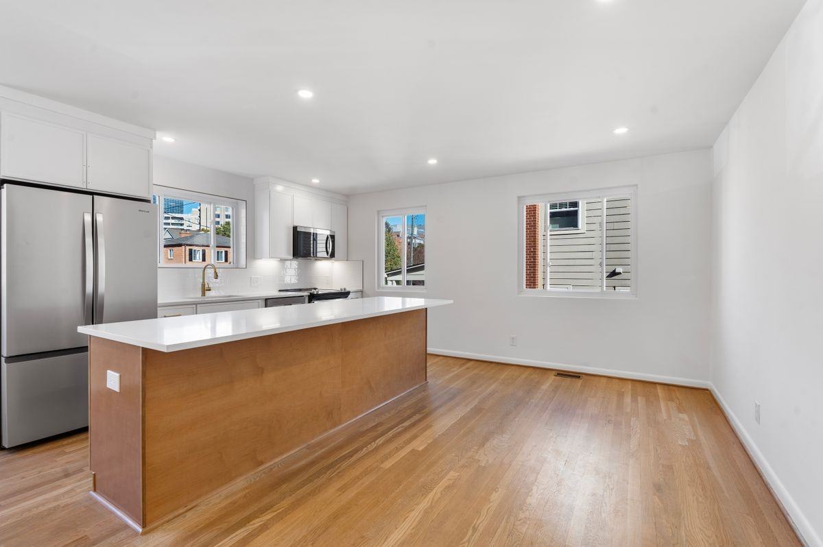 618 19th St S ##2 - Photo 2 of 12