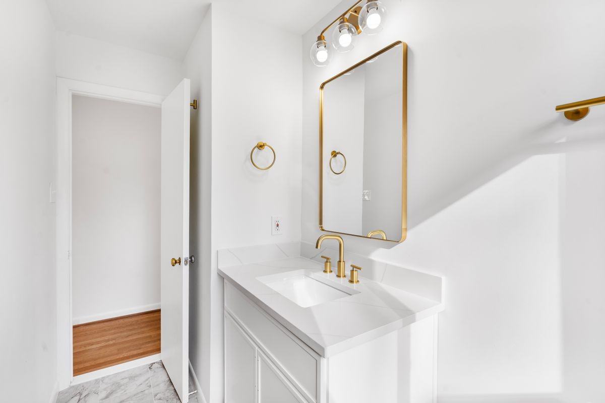 618 19th St S ##2 - Photo 6 of 12