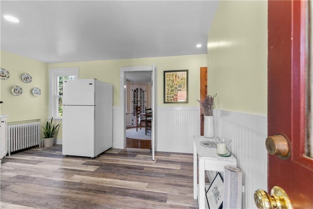 72 Kane Ave - Photo 2 of 26