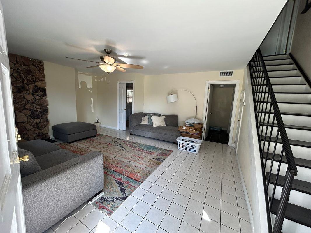 2305 Rockefeller Ln - Photo 3 of 5