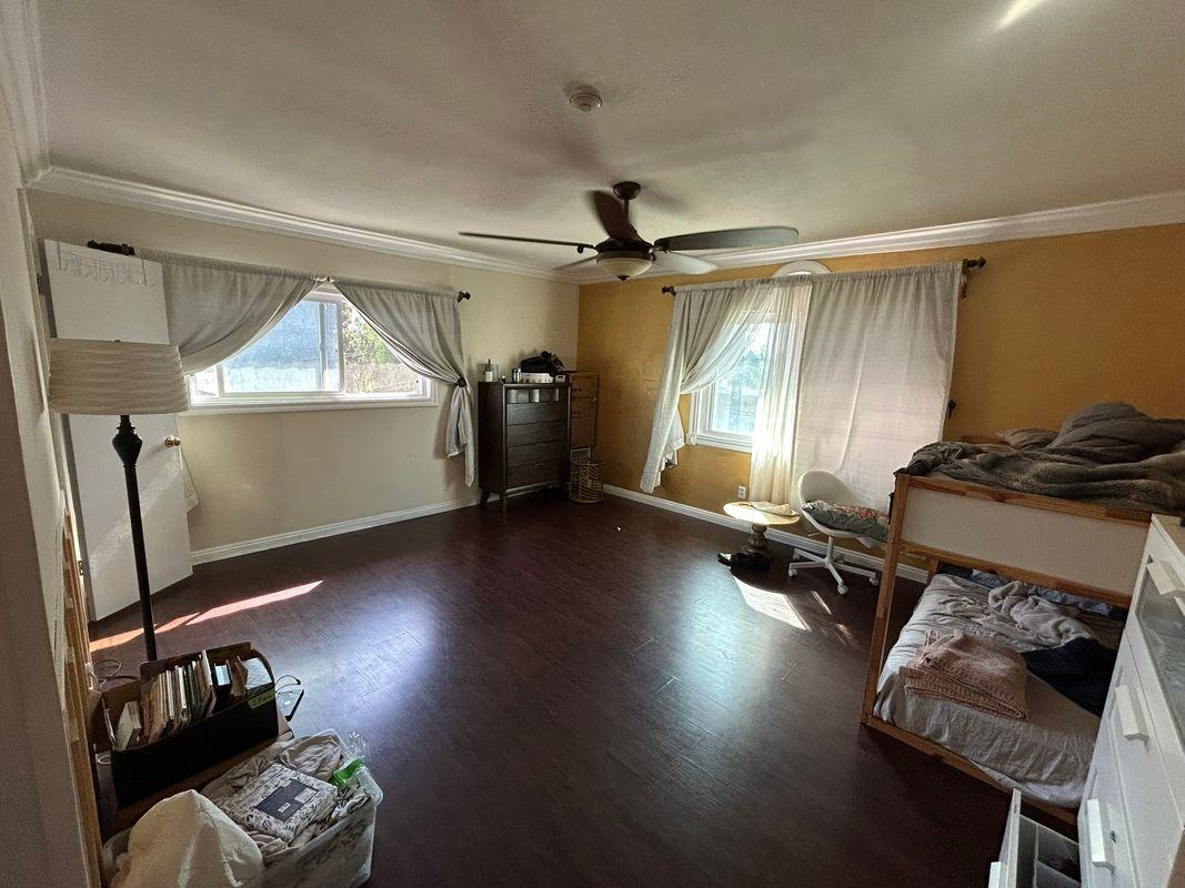 2305 Rockefeller Ln - Photo 5 of 5