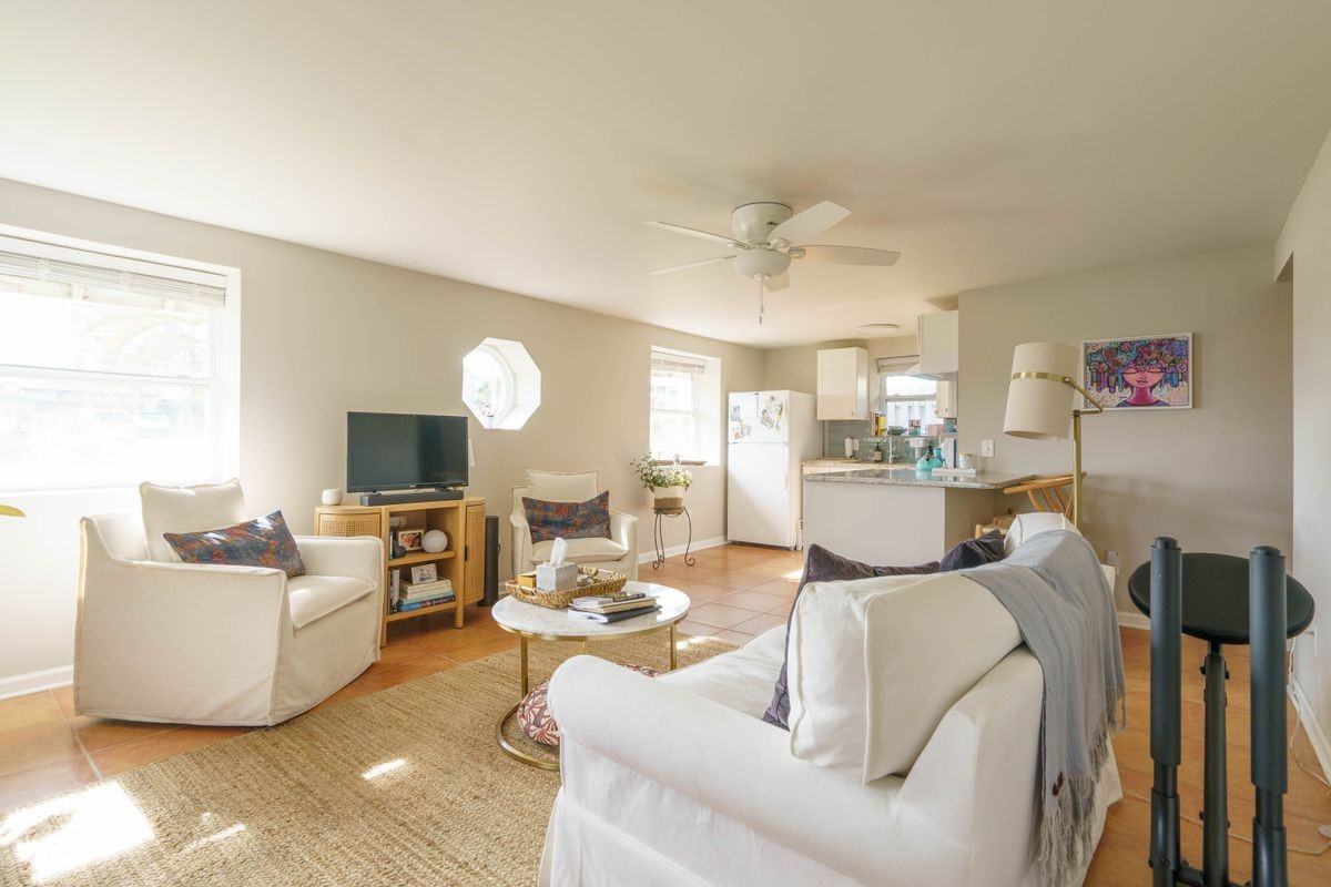 223 S Fletcher Ave - Photo 2 of 18