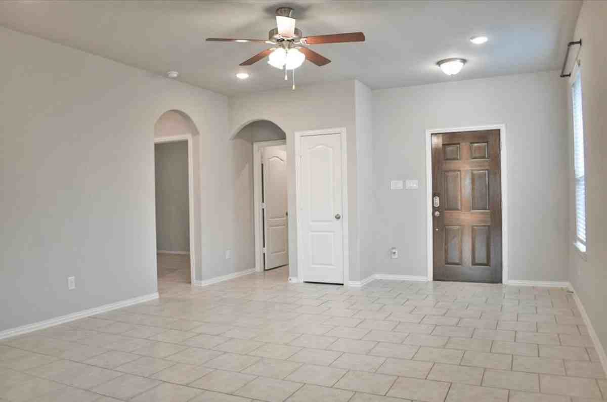 31619 Heguy Pass - Photo 5 of 10