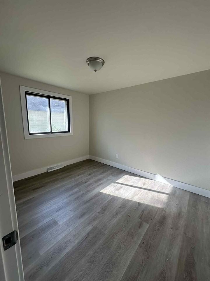 2312 Washington St - Photo 5 of 6