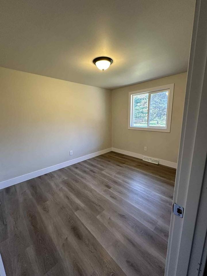 1612 52nd St S - Photo 2 of 5
