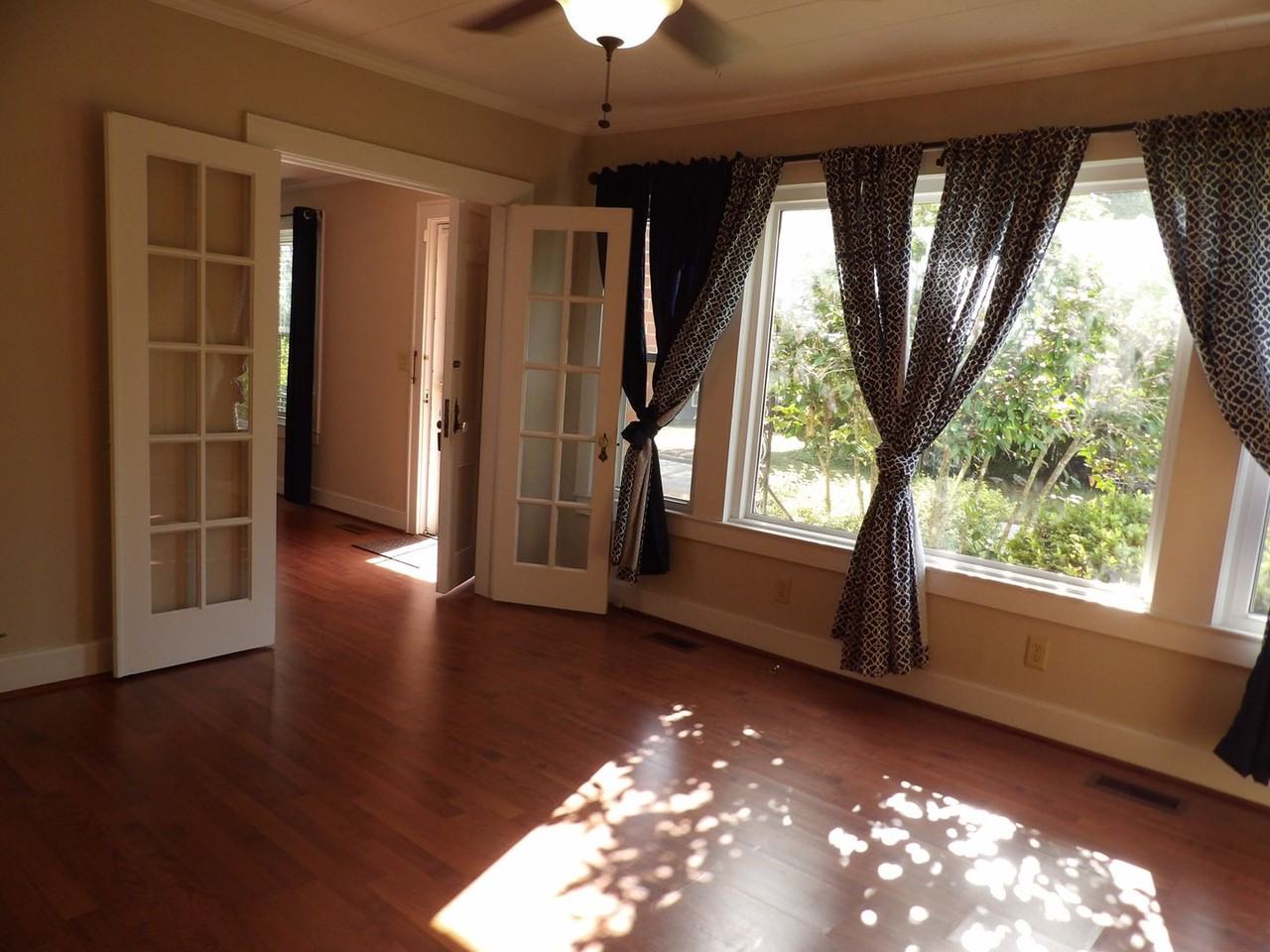 808 Crawford Street - Photo 3 of 10