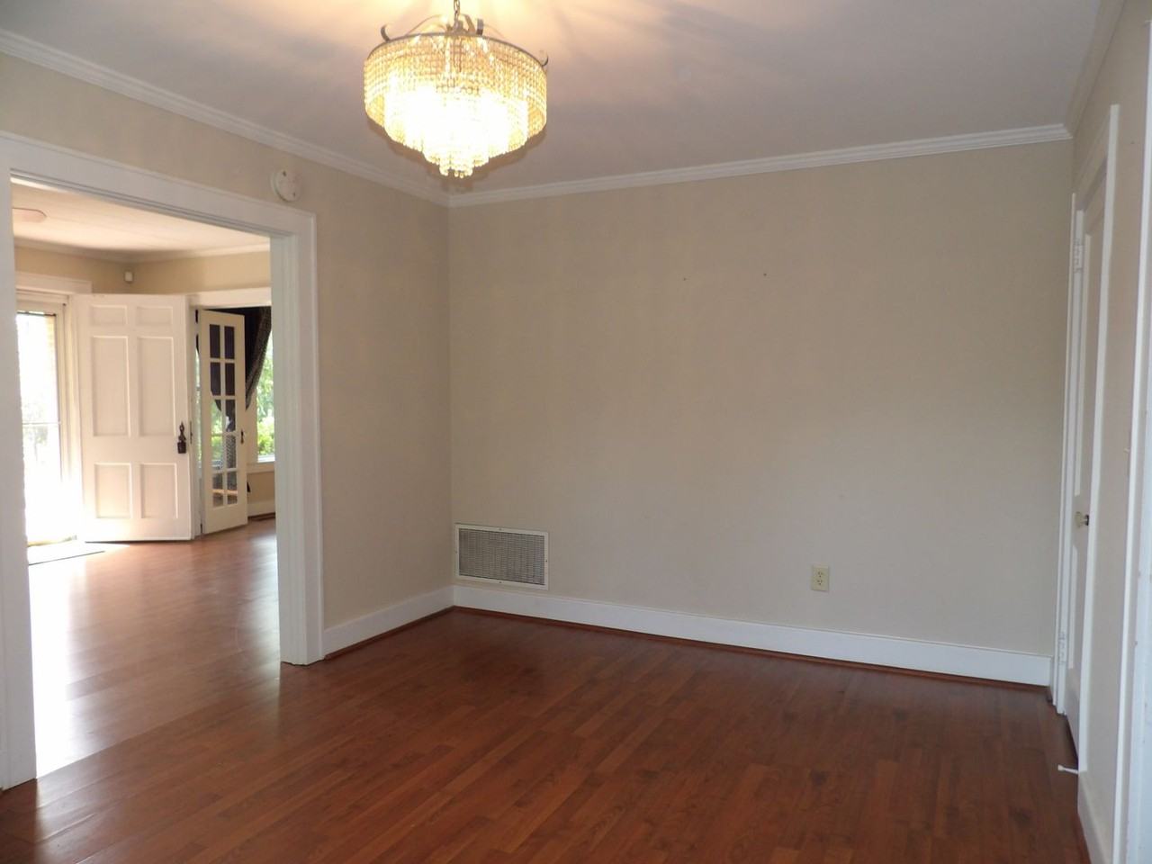 808 Crawford Street - Photo 7 of 10