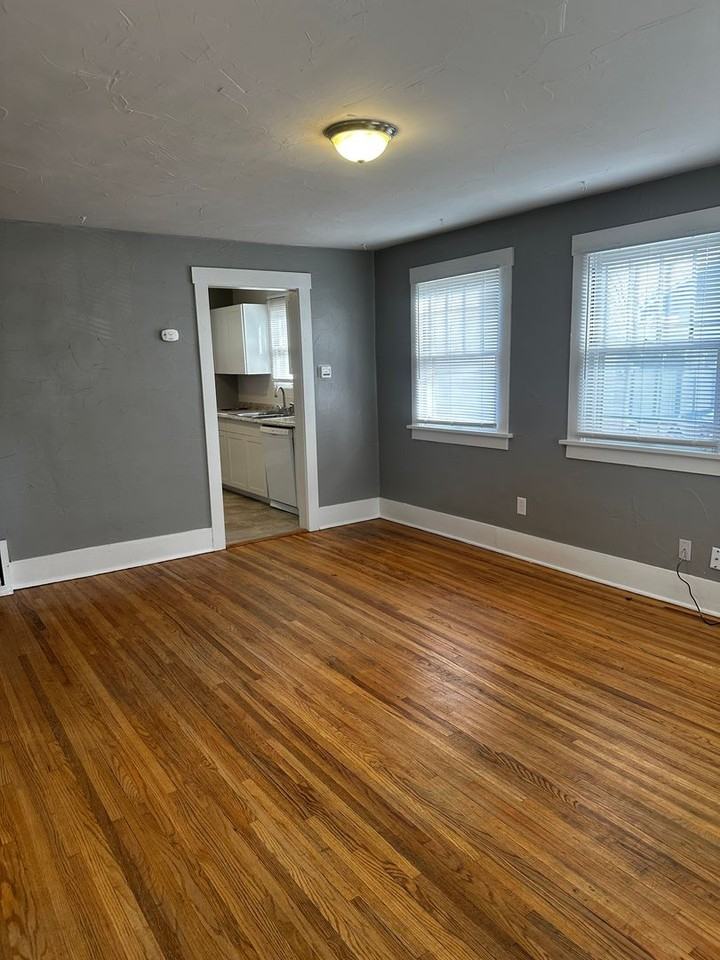 2040 7th Ave - Photo 4 of 34