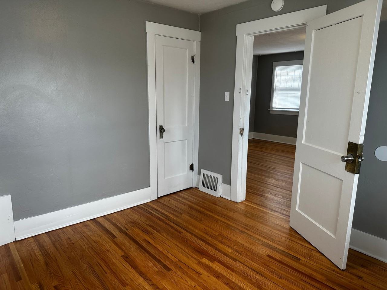 2040 7th Ave - Photo 7 of 34