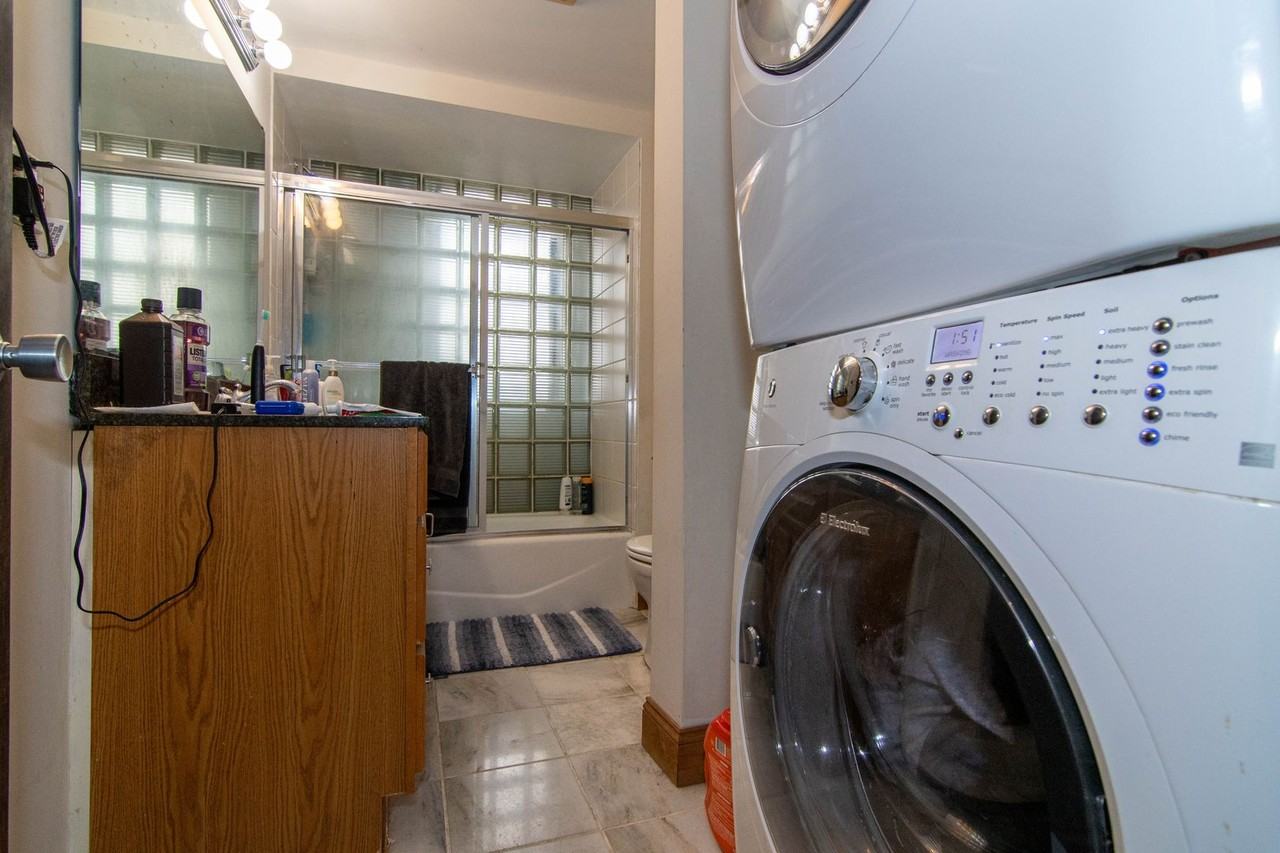 448 Park Dr - Photo 5 of 27