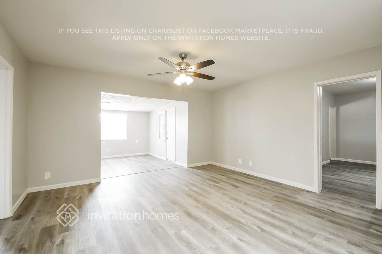 2239 West Shady Glen Avenue - Photo 2 of 16