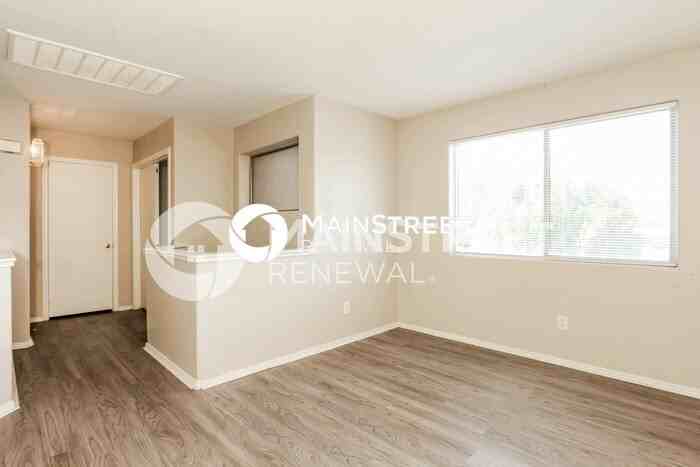 12846 W Roanoke Ave - Photo 4 of 17