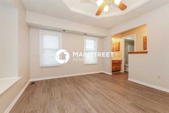 716 Feldspar St - Photo 4 of 17