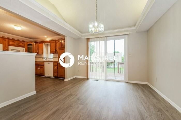 716 Feldspar St - Photo 5 of 17