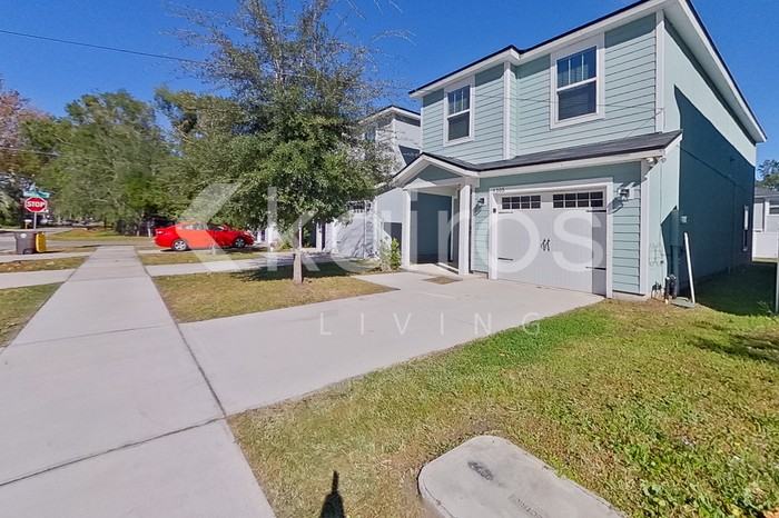 1305 Mull St - Photo 2 of 24