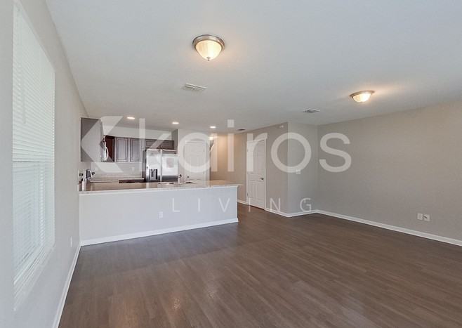 1305 Mull St - Photo 5 of 24