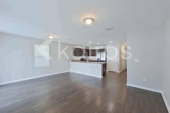 1305 Mull St - Photo 6 of 24