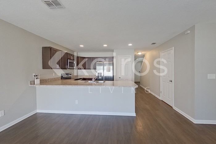 1305 Mull St - Photo 7 of 24