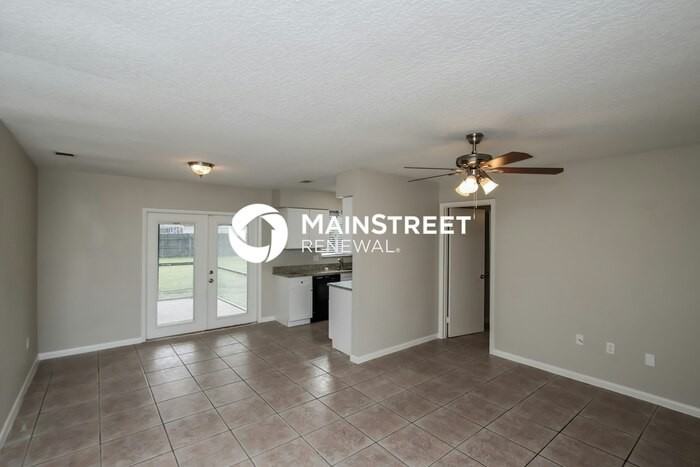 1130 Emerald Rd Se - Photo 3 of 16