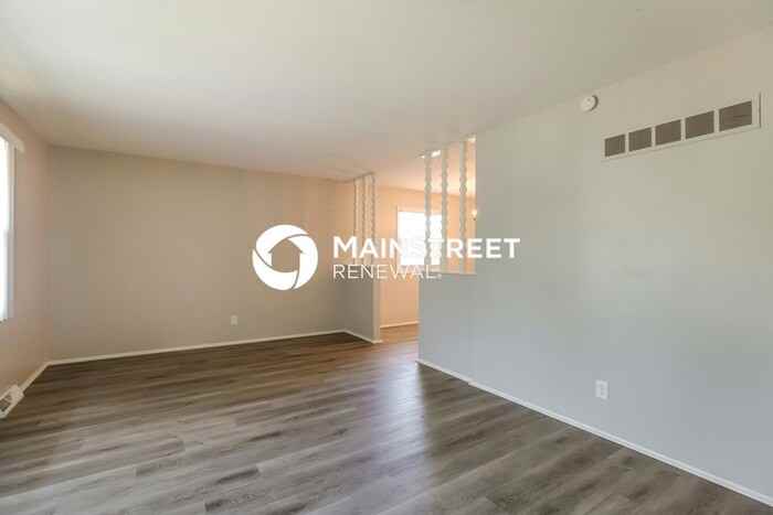 7718 Northeast 54th Street - Photo 3 of 18