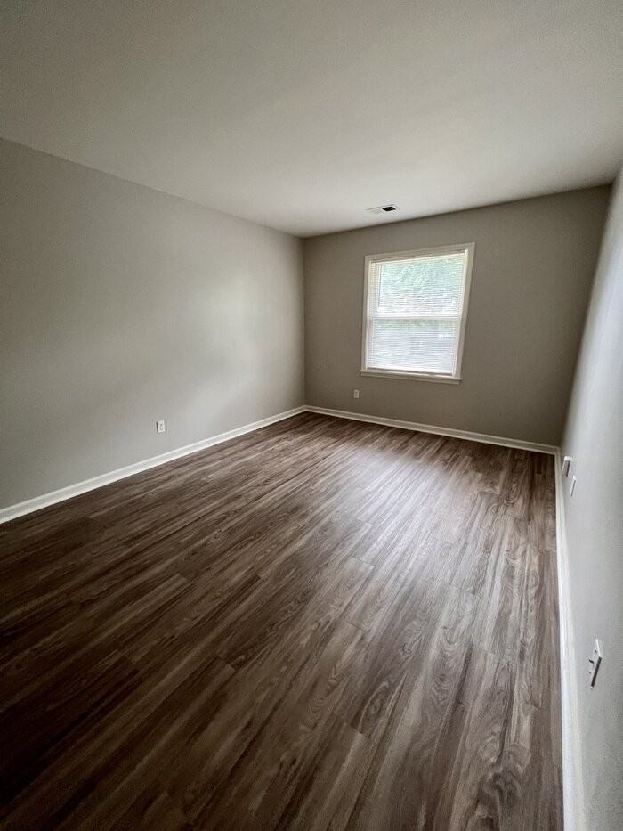 3039 East 47th Street #F - Photo 2 of 12