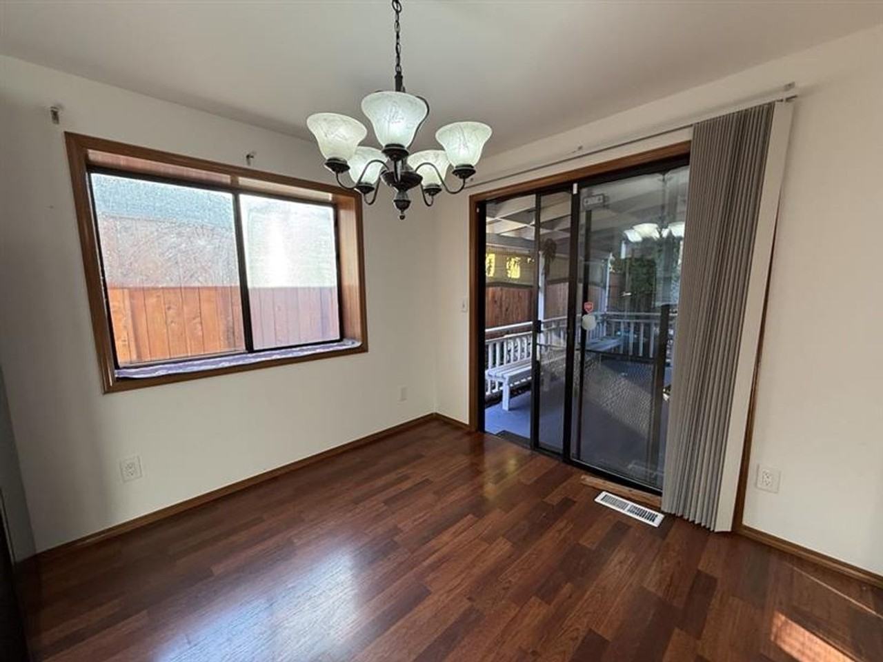 1943 Se 73rd Ave - Photo 5 of 16