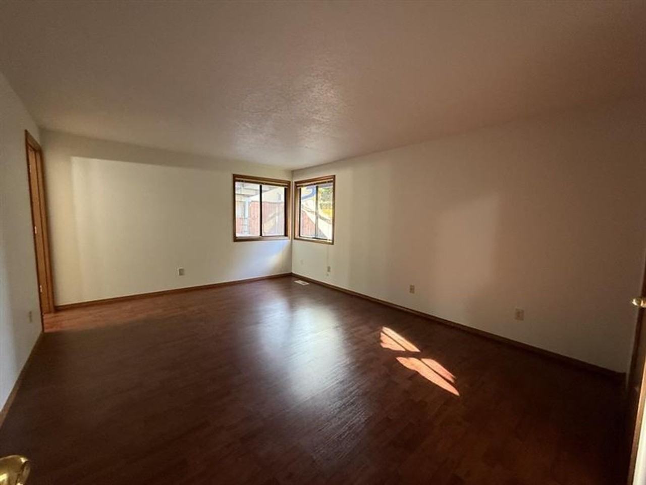 1943 Se 73rd Ave - Photo 6 of 16