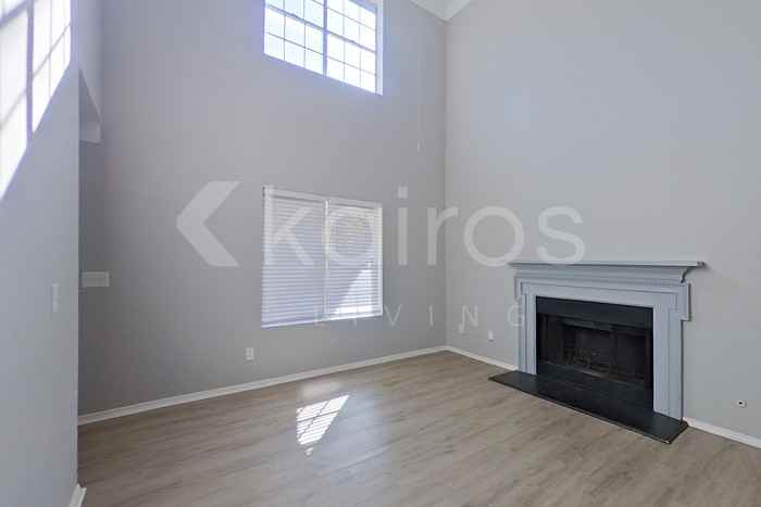 3160 Creekwood Drive - Photo 4 of 23