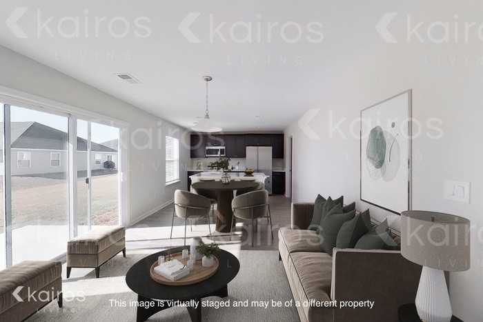 102 Colonial Way - Photo 5 of 30