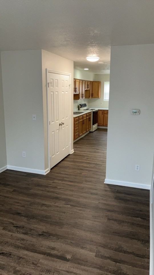 4502 Elliot Ave - Photo 6 of 34