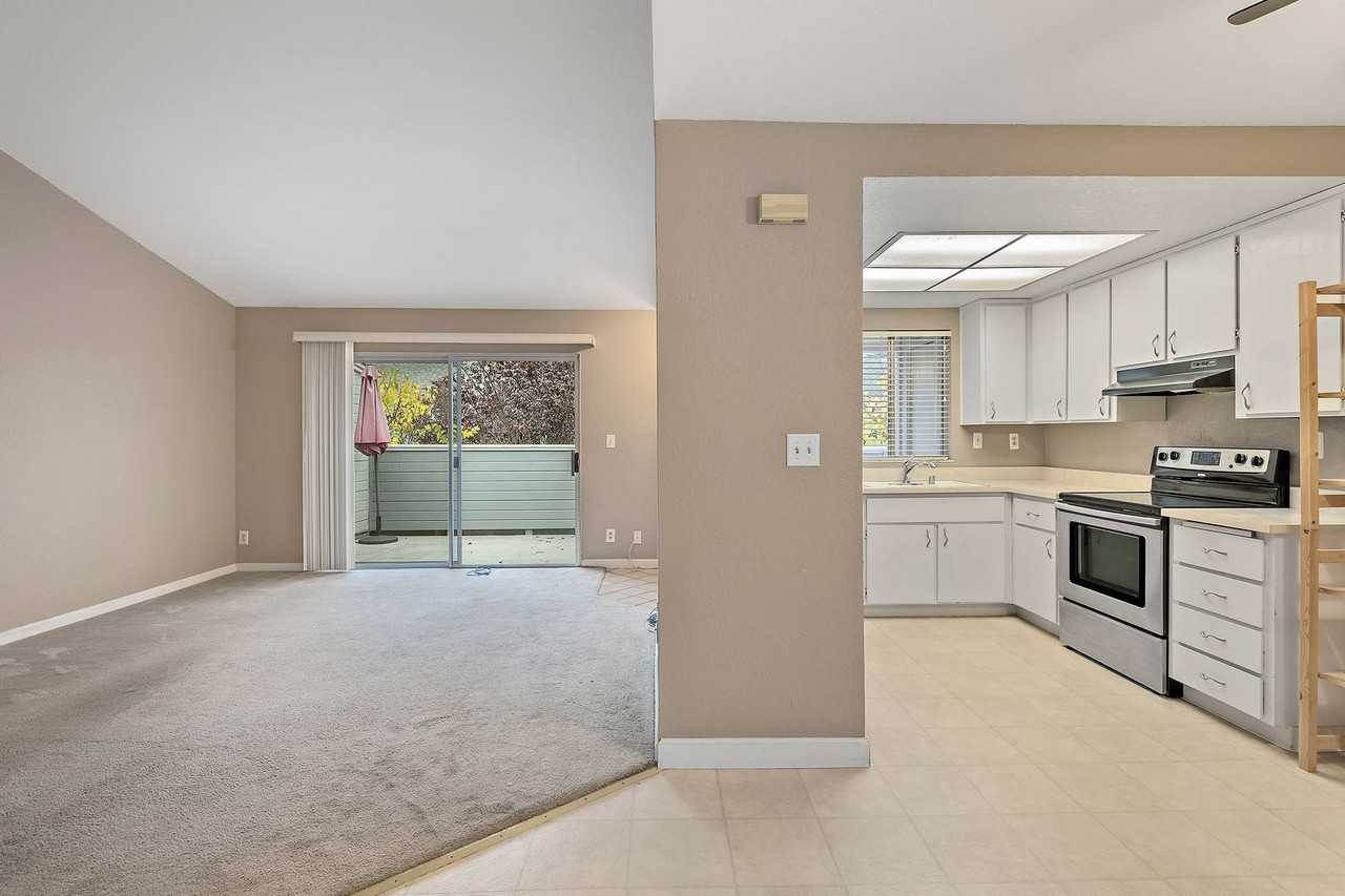 544 Shadowgraph Drive - Photo 3 of 18