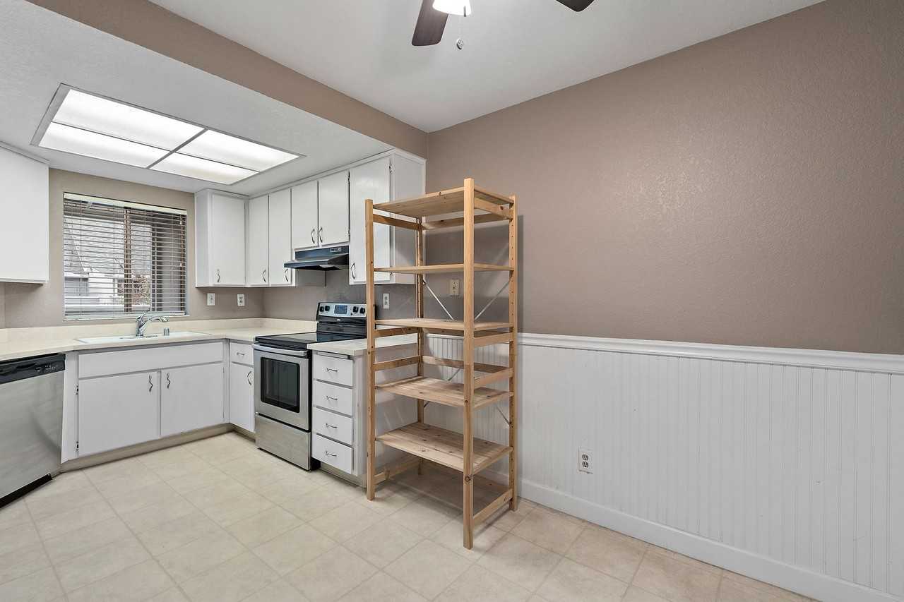 544 Shadowgraph Drive - Photo 5 of 18