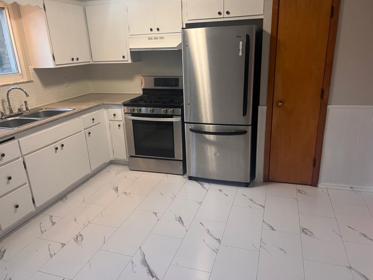 6311 Theota Ave - Photo 4 of 17