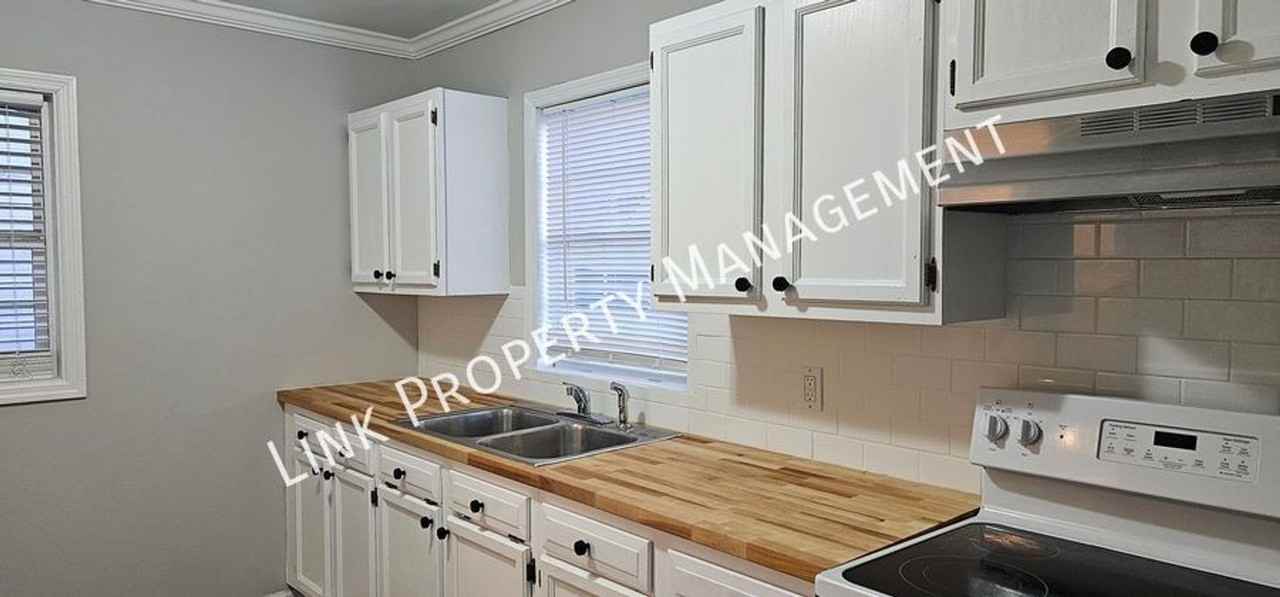 2310 North Chamberlain Avenue - Photo 6 of 46